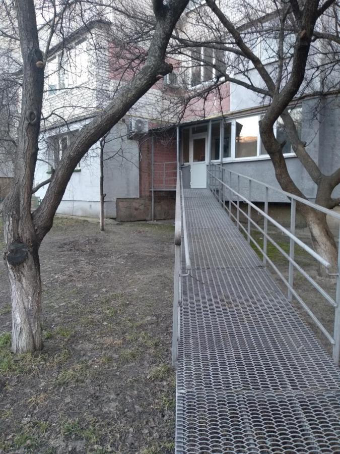 4-X Apartments Center Wi-Fi С 3-Мя Спальнями 95М2 Çernigiv Dış mekan fotoğraf